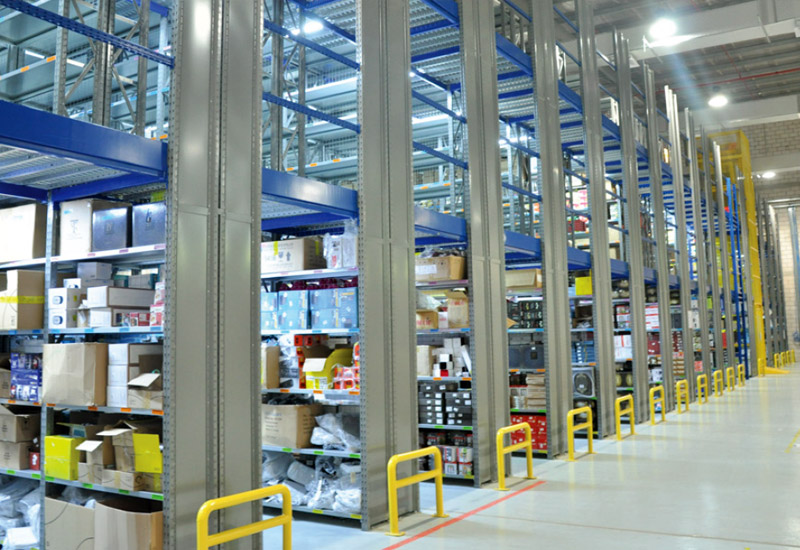 Medium-duty multi-tier shelving