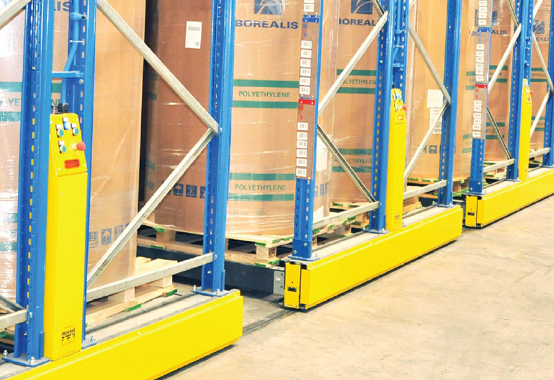 Electric mobile storage